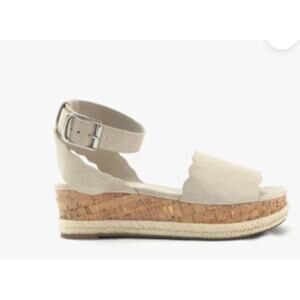 Marc Fisher Faithful Beige Suede Flatform Sandal 9.5 Espadrille Scalloped Boho